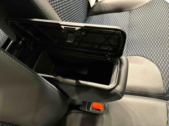 タントカスタムＲＳＬＥＤオートライト　パワースライドドアウェルカムオープン機能　電動パーキングブレーキ　運転席助手席シートヒーター　アルミホイール　キーフリーシステム　　オート電動格納式ドアミラー（広島県）の中古車