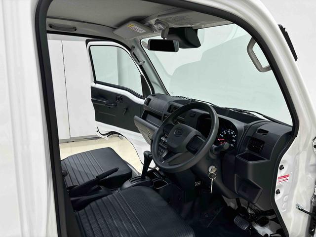 ハイゼットトラックスタンダード　４ＷＤ　ＡＭ／ＦＭラジオ　オートライトハロゲンヘッドランプ　運転席ＳＲＳエアバック　電動式パワーステアリング　ＡＭ／ＦＭラジオ　マニュアルエアコン　スペアタイヤ　ガードフレーム（広島県）の中古車