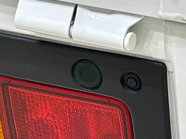 ハイゼットトラックスタンダード　４ＷＤ　ＡＭ／ＦＭラジオ　オートライトハロゲンヘッドランプ　運転席ＳＲＳエアバック　電動式パワーステアリング　ＡＭ／ＦＭラジオ　マニュアルエアコン　スペアタイヤ　ガードフレーム（広島県）の中古車