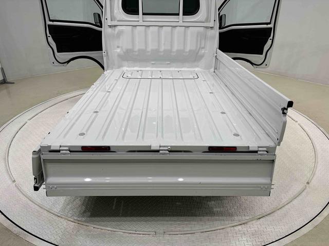 ハイゼットトラックスタンダード　４ＷＤ　ＡＭ／ＦＭラジオ　オートライトハロゲンヘッドランプ　運転席ＳＲＳエアバック　電動式パワーステアリング　ＡＭ／ＦＭラジオ　マニュアルエアコン　スペアタイヤ　ガードフレーム（広島県）の中古車