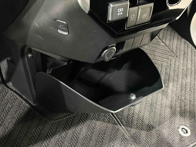 トールカスタムＧ　ターボ　両側電動スライドドア　キーフリーシステム純正ナビ装着用アップグレードパック　全車速追従機能付ＡＣＣ　電動パーキングブレーキブレーキ　オートブレーキホールド機能　運転席シートリフター　チルトステアリング　格納式リヤドアサンシェード（広島県）の中古車