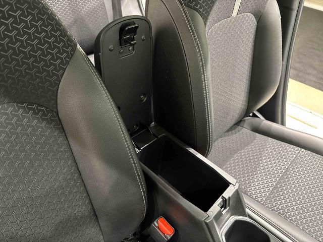 ロッキープレミアムＧＬＥＤヘッドランプ・フォグランプ　全車速追従機能付アダプティブクルーズコントロール　レーンキープコントロール　１７インチアルミホイール　シートヒーター　プッシュボタンスタート（広島県）の中古車