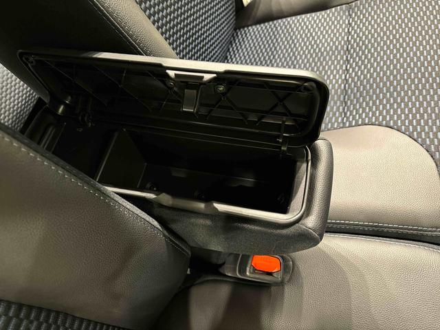 タントカスタムＲＳ　電動パーキングブレーキＬＥＤオートライト　パワースライドドアウェルカムオープン機能　電動パーキングブレーキ　運転席助手席シートヒーター　アルミホイール　キーフリーシステム　　オート電動格納式ドアミラー（広島県）の中古車