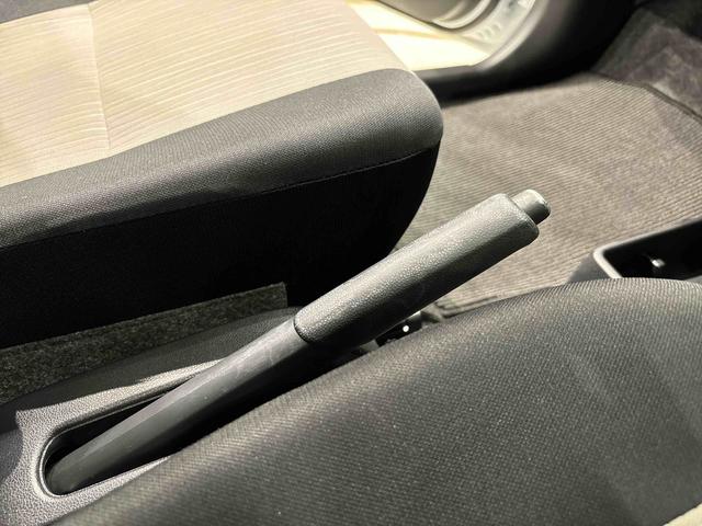 ミライースＸ　ＳＡIII　オートライト　キーレスＬＥＤヘッドランプ　セキュリティアラーム　コーナーセンサー　１４インチフルホイールキャップ　キーレスエントリー　電動格納式ドアミラー　ショツピングフック　マニュアルエアコン（広島県）の中古車