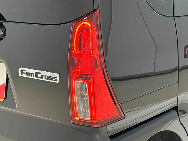 タントファンクロスターボ　バックカメラ　電動パーキングブレーキＬＥＤオートライト　パワースライドドアウェルカムオープン機能　電動パーキングブレーキ　運転席助手席シートヒーター　アルミホイール　キーフリーシステム　　オート電動格納式ドアミラー（広島県）の中古車