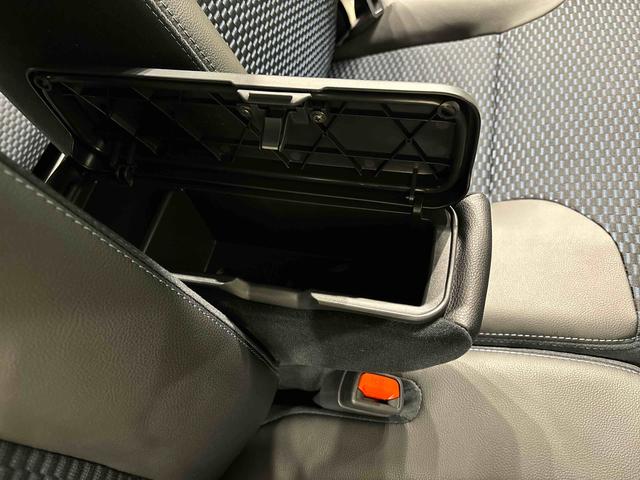タントカスタムＲＳ　電動パーキングブレーキＬＥＤオートライト　パワースライドドアウェルカムオープン機能　電動パーキングブレーキ　運転席助手席シートヒーター　アルミホイール　キーフリーシステム　　オート電動格納式ドアミラー（広島県）の中古車
