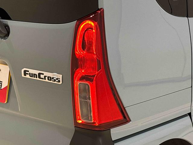 タントファンクロス　両側電動スライドドア　キーフリーシステム純正ナビ装着用アップグレードパック　運転席・助手席シートヒーター　電動パーキングブレーキブレーキ　オートブレーキホールド機能　格納式リヤドアサンシェード　オートライト　運転席シートリフター（広島県）の中古車
