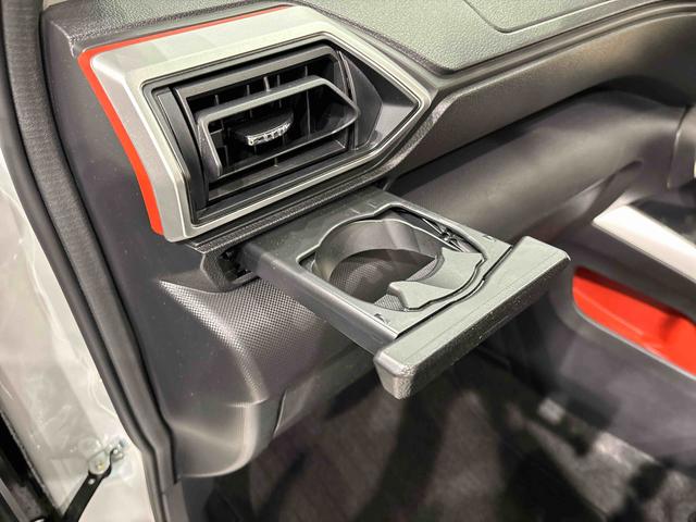 ロッキーＧ　カーナビ　バックカメラ　ＥＴＣ車載器付きＬＥＤヘッドランプ・フォグランプ　全車速追従機能付アダプティブクルーズコントロール　レーンキープコントロール　ブラインドスポットモニター　１７インチアルミホイール　シートヒーター（広島県）の中古車
