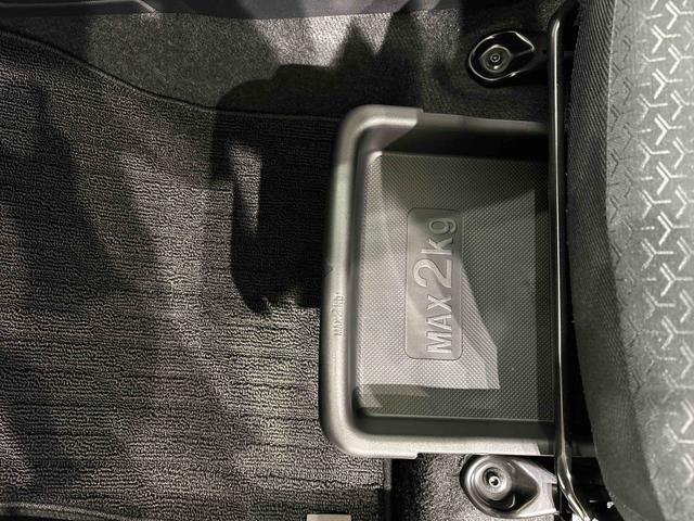ロッキーＧ　カーナビ　バックカメラ　ＥＴＣ車載器付きＬＥＤヘッドランプ・フォグランプ　全車速追従機能付アダプティブクルーズコントロール　レーンキープコントロール　ブラインドスポットモニター　１７インチアルミホイール　シートヒーター（広島県）の中古車