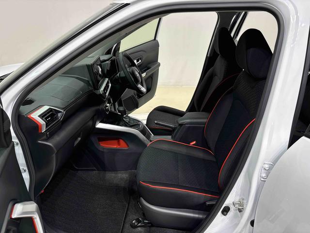 ロッキーＧ　カーナビ　バックカメラ　ＥＴＣ車載器付きＬＥＤヘッドランプ・フォグランプ　全車速追従機能付アダプティブクルーズコントロール　レーンキープコントロール　ブラインドスポットモニター　１７インチアルミホイール　シートヒーター（広島県）の中古車