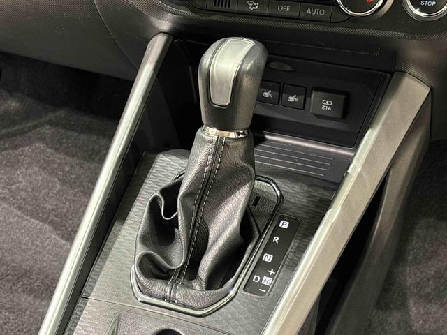 ロッキープレミアムＧ　バックカメラ対応　電動パーキングブレーキＬＥＤヘッドランプ・フォグランプ　全車速追従機能付アダプティブクルーズコントロール　レーンキープコントロール　ブラインドスポットモニター　１７インチアルミホイール　シートヒーター（広島県）の中古車