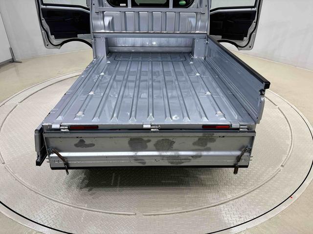 ハイゼットトラックジャンボ　２ＷＤ　平床三方開　４速オートマチック車マニュアルエアコン　オーディオレス　パワーウィンドウ　荷台作業ランプ　純正ワイドバイザー　純正フロアマット　ＬＥＤヘッドライト　ＬＥＤフォグランプ　助手席側サイドアンダーミラー（広島県）の中古車