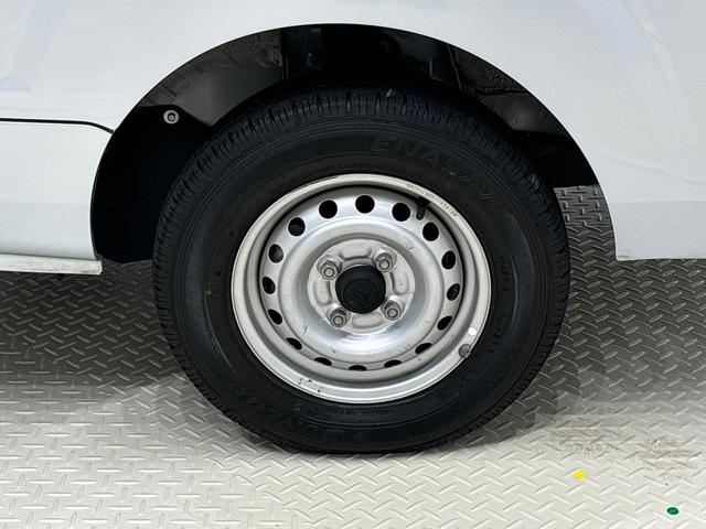 ハイゼットトラックジャンボ　２ＷＤ　平床三方開　４速オートマチック車マニュアルエアコン　オーディオレス　パワーウィンドウ　荷台作業ランプ　純正ワイドバイザー　純正フロアマット　ＬＥＤヘッドライト　ＬＥＤフォグランプ　助手席側サイドアンダーミラー（広島県）の中古車