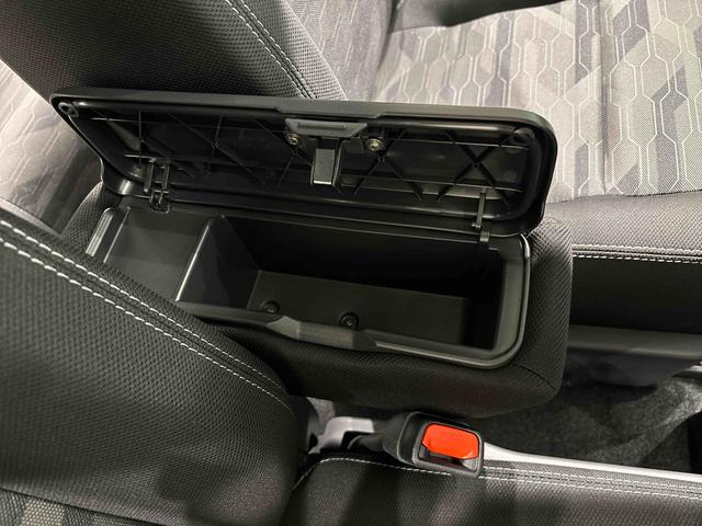 タフトＧ　クロムベンチャー　運転席・助手席シートヒーター純正ナビ装着用アップグレードパック　本革巻ステアリングホイール　電動パーキングブレーキブレーキ　オートブレーキホールド機能　運転席シートリフター　チルトステアリング　オートライト　ＬＥＤヘッドランプ（広島県）の中古車