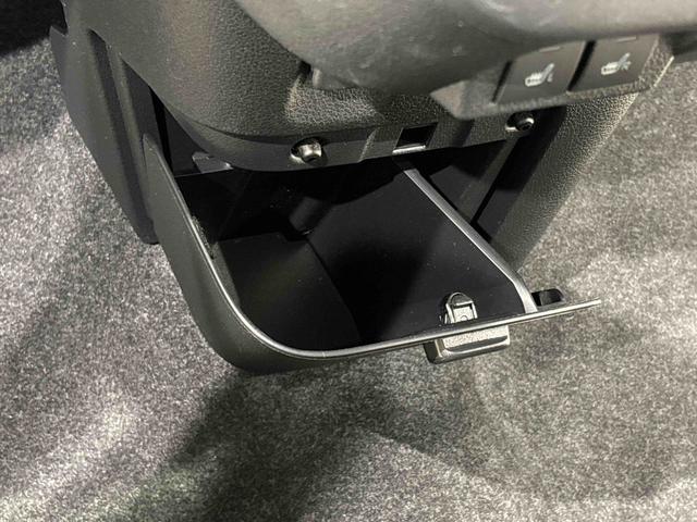 ムーヴキャンバスストライプスＧ　バックカメラ　電動パーキングブレーキＬＥＤオートライト・フォグランプ　電動パーキングブレーキ　プッシュボタンスタート　セキュリティアラーム　バックカメラ　両側パワースライドドアウエルカムオープン機能　オート電動格納式ドアミラー（広島県）の中古車