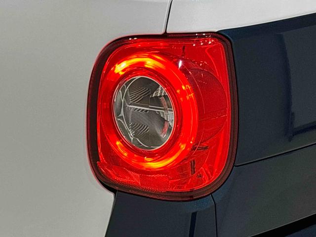 ムーヴキャンバスストライプスＧ　バックカメラ　電動パーキングブレーキＬＥＤオートライト・フォグランプ　電動パーキングブレーキ　プッシュボタンスタート　セキュリティアラーム　バックカメラ　両側パワースライドドアウエルカムオープン機能　オート電動格納式ドアミラー（広島県）の中古車