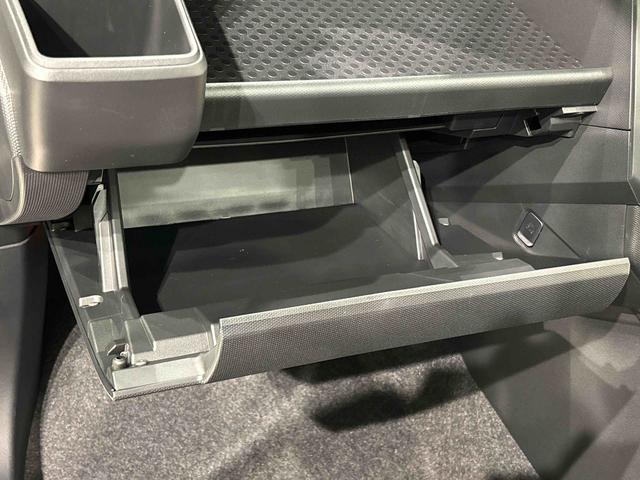 タフトＧ　クロムベンチャー　バックモニター対応カメラスカイフィールトップ　クロムパック　メッキパック　シルバーアンダーガーニッシュ　インテリアアクセント　ＬＥＤオートライト＆フォグランプ　電動パーキングブレーキ　バックカメラ　アルミホイール（広島県）の中古車