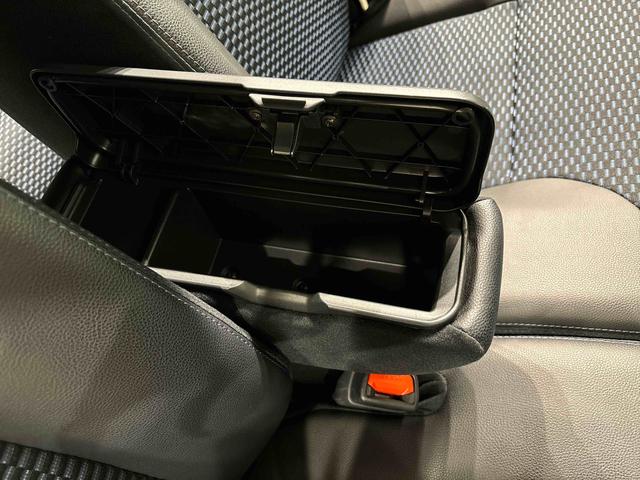 タントカスタム　ＲＳ　　　電子パーキング　　ＬＥＤヘッドライトＬＥＤオートライト　パワースライドドアウェルカムオープン機能　電動パーキングブレーキ　運転席助手席シートヒーター　アルミホイール　キーフリーシステム　　オート電動格納式ドアミラー（広島県）の中古車