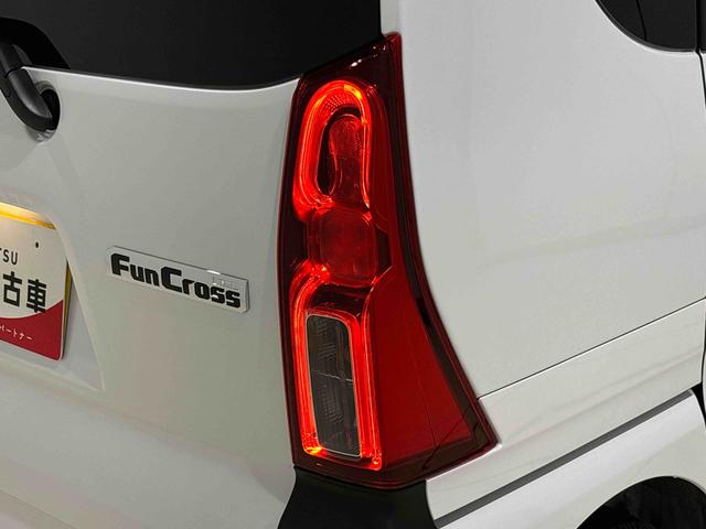 タントファンクロスターボ　運転席・助手席シートヒーター　キーフリー純正ナビ装着用アップグレードパック　電動パーキングブレーキ　オートブレーキホールド機能　両側電動スライドドア　本革巻ステアリングホイール　運転席シートリフター　チルトステアリング　オートライト（広島県）の中古車