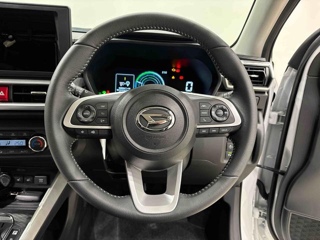 ロッキープレミアムＧ　ＨＥＶＬＥＤヘッドランプ・フォグランプ　全車速追従機能付アダプティブクルーズコントロール　レーンキープコントロール　　１７インチアルミホイール　シートヒーター（広島県）の中古車