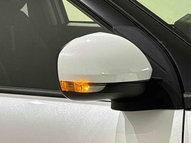 ロッキープレミアムＧ　ＨＥＶＬＥＤヘッドランプ・フォグランプ　全車速追従機能付アダプティブクルーズコントロール　レーンキープコントロール　　１７インチアルミホイール　シートヒーター（広島県）の中古車