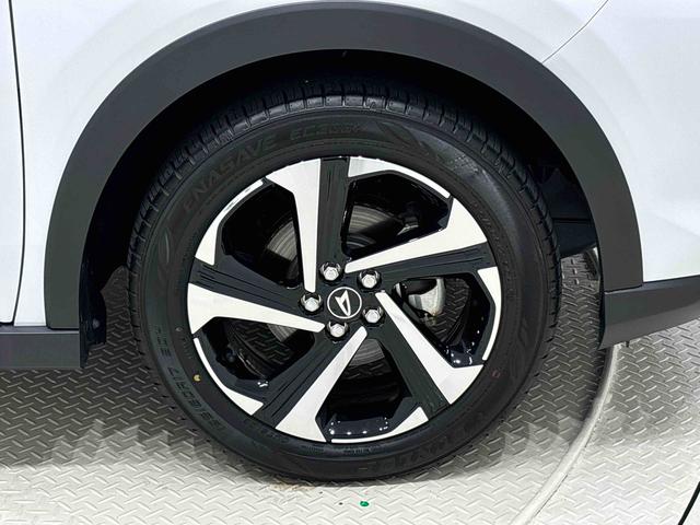 ロッキープレミアムＧ　ＨＥＶＬＥＤヘッドランプ・フォグランプ　全車速追従機能付アダプティブクルーズコントロール　レーンキープコントロール　　１７インチアルミホイール　シートヒーター（広島県）の中古車