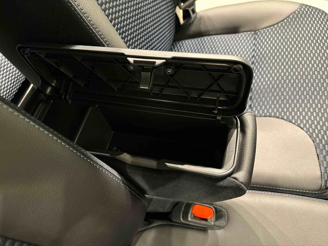 タントカスタムＲＳ　両側パワースライドドア　ターボ付きパノラマモニター対応純正ナビ装着用アップグレードパック　運転席・助手席シートヒーター　本革巻ステアリングホイール　電動パーキングブレーキブレーキ　オートブレーキホールド機能　オートライト（広島県）の中古車