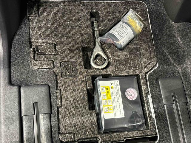 タントカスタムＲＳ　両側パワースライドドア　ターボ付きパノラマモニター対応純正ナビ装着用アップグレードパック　運転席・助手席シートヒーター　本革巻ステアリングホイール　電動パーキングブレーキブレーキ　オートブレーキホールド機能　オートライト（広島県）の中古車
