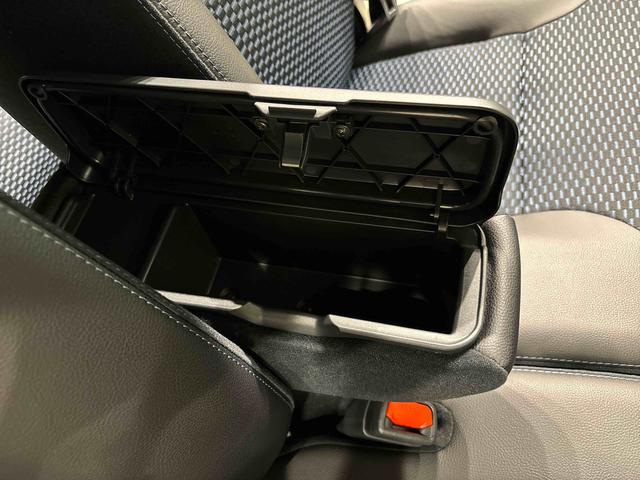 タントカスタムＲＳ　ターボ付　運転席・助手席シートヒーター純正ナビ装着用アップグレードパック　両側電動スライドドア　電動パーキングブレーキブレーキ　オートブレーキホールド機能　本革巻ステアリングホイール　運転席シートリフター　チルトステアリング　キーフリー（広島県）の中古車
