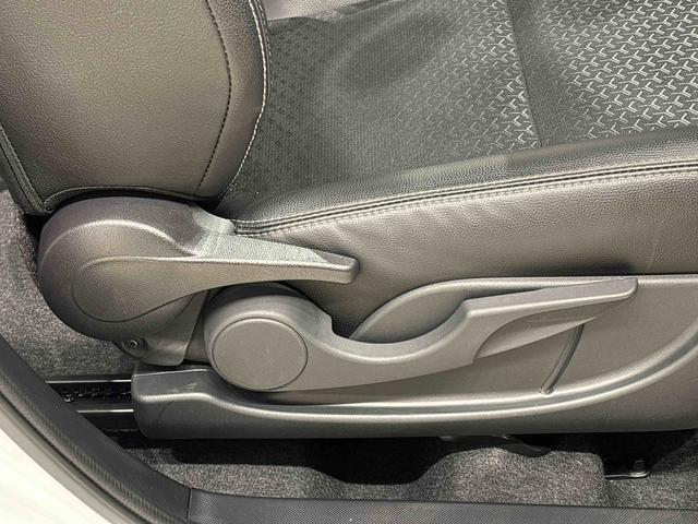 ロッキープレミアムＧ　バックカメラ付き　電動パーキングブレーキＬＥＤヘッドランプ・フォグランプ　全車速追従機能付アダプティブクルーズコントロール　レーンキープコントロール　ブラインドスポットモニター　１７インチアルミホイール　シートヒーター（広島県）の中古車