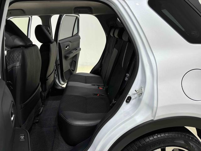ロッキープレミアムＧ　バックカメラ付き　電動パーキングブレーキＬＥＤヘッドランプ・フォグランプ　全車速追従機能付アダプティブクルーズコントロール　レーンキープコントロール　ブラインドスポットモニター　１７インチアルミホイール　シートヒーター（広島県）の中古車