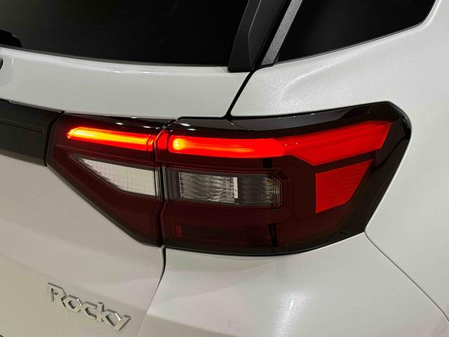 ロッキープレミアムＧ　バックカメラ付き　電動パーキングブレーキＬＥＤヘッドランプ・フォグランプ　全車速追従機能付アダプティブクルーズコントロール　レーンキープコントロール　ブラインドスポットモニター　１７インチアルミホイール　シートヒーター（広島県）の中古車