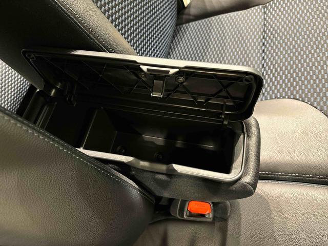 タントカスタム　ＲＳ　　電子パーキング　両側パワースライドドアＬＥＤオートライト　パワースライドドアウェルカムオープン機能　電動パーキングブレーキ　運転席助手席シートヒーター　アルミホイール　キーフリーシステム　　オート電動格納式ドアミラー（広島県）の中古車