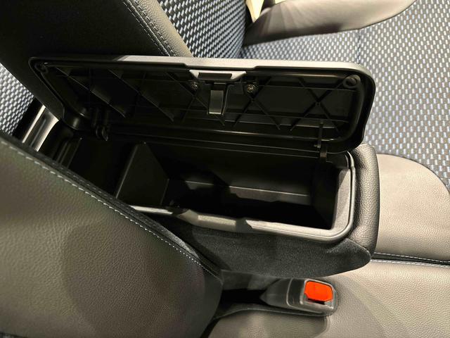 タントカスタムＲＳＬＥＤオートライト　パワースライドドアウェルカムオープン機能　電動パーキングブレーキ　運転席助手席シートヒーター　アルミホイール　キーフリーシステム　　オート電動格納式ドアミラー（広島県）の中古車