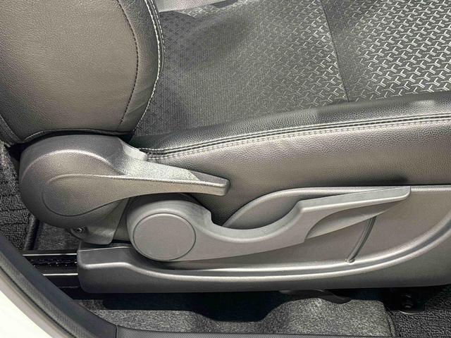 ロッキープレミアムＧ　バックカメラ対応　電動パーキングブレーキＬＥＤヘッドランプ・フォグランプ　全車速追従機能付アダプティブクルーズコントロール　レーンキープコントロール　ブラインドスポットモニター　１７インチアルミホイール　シートヒーター（広島県）の中古車