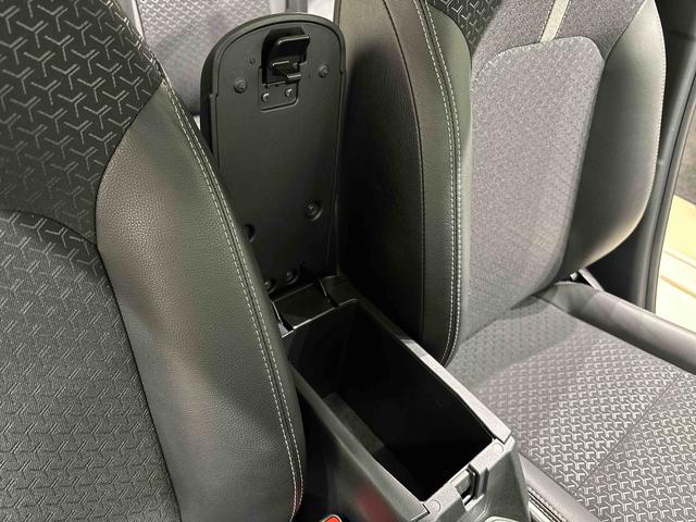 ロッキープレミアムＧ　バックカメラ対応　電動パーキングブレーキＬＥＤヘッドランプ・フォグランプ　全車速追従機能付アダプティブクルーズコントロール　レーンキープコントロール　ブラインドスポットモニター　１７インチアルミホイール　シートヒーター（広島県）の中古車