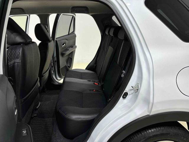 ロッキープレミアムＧ　バックカメラ対応　電動パーキングブレーキＬＥＤヘッドランプ・フォグランプ　全車速追従機能付アダプティブクルーズコントロール　レーンキープコントロール　ブラインドスポットモニター　１７インチアルミホイール　シートヒーター（広島県）の中古車