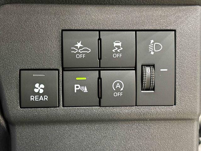 ハイゼットカーゴＤＸ　４ＷＤ　キーレスエントリー　オーバーヘッドシェルフＡＭＦＭラジオ　撥水フルファブリックシート表皮（前席のみ）　フロントドアパワーウインドウ（運転席挟み込み防止機構付き）　スペアタイヤ　リヤヒーター　手引き式サイドブレーキ　リバース連動リヤワイパー（広島県）の中古車