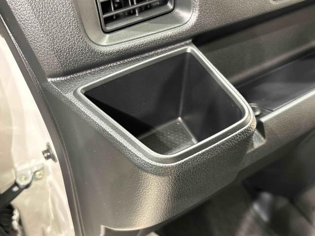 ハイゼットカーゴＤＸ　４ＷＤ　キーレスエントリー　オーバーヘッドシェルフＡＭＦＭラジオ　撥水フルファブリックシート表皮（前席のみ）　フロントドアパワーウインドウ（運転席挟み込み防止機構付き）　スペアタイヤ　リヤヒーター　手引き式サイドブレーキ　リバース連動リヤワイパー（広島県）の中古車