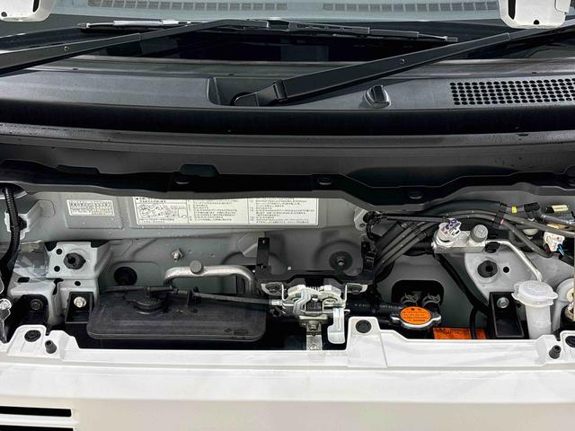 ハイゼットカーゴＤＸ　４ＷＤ　キーレスエントリー　オーバーヘッドシェルフＡＭＦＭラジオ　撥水フルファブリックシート表皮（前席のみ）　フロントドアパワーウインドウ（運転席挟み込み防止機構付き）　スペアタイヤ　リヤヒーター　手引き式サイドブレーキ　リバース連動リヤワイパー（広島県）の中古車