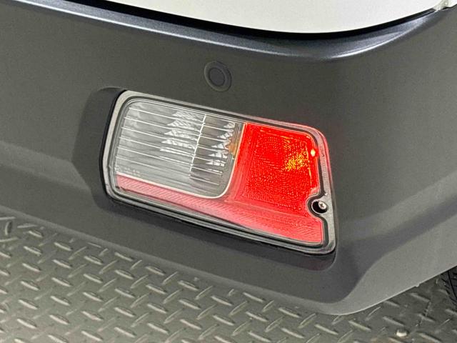 ハイゼットカーゴＤＸ　４ＷＤ　キーレスエントリー　オーバーヘッドシェルフＡＭＦＭラジオ　撥水フルファブリックシート表皮（前席のみ）　フロントドアパワーウインドウ（運転席挟み込み防止機構付き）　スペアタイヤ　リヤヒーター　手引き式サイドブレーキ　リバース連動リヤワイパー（広島県）の中古車