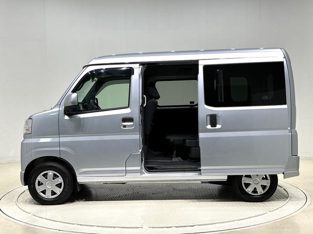ハイゼットカーゴクルーズ   純正ナビ   バックモニター   ETCキーレスエントリー マニュアルエアコン 運転席・助手席パワーウインドウ オートライト ハンド式サイドブレーキ ハロゲンヘッドライト アイドリングストップ機能   テンパータイヤ(広島県)の中古車