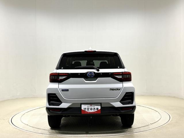 ロッキープレミアムＧ　ＨＥＶ　バックカメラ付　前席シートヒーターＬＥＤヘッドライト　ＬＥＤフォグランプ　１７インチアルミホイール　メッキドアアウターハンドル　本革巻きステアリングホイール　アダプティブルクルーズコントロール　ＳＲＳサイドエアバッグ（広島県）の中古車