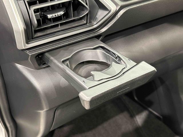 ロッキープレミアムＧ　ＨＥＶ　バックカメラ付　前席シートヒーターＬＥＤヘッドライト　ＬＥＤフォグランプ　１７インチアルミホイール　メッキドアアウターハンドル　本革巻きステアリングホイール　アダプティブルクルーズコントロール　ＳＲＳサイドエアバッグ（広島県）の中古車