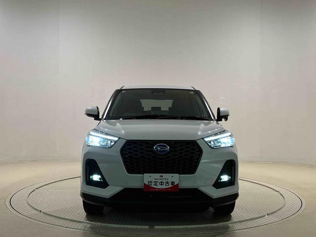 ロッキープレミアムＧ　ＨＥＶ　バックカメラ付　前席シートヒーターＬＥＤヘッドライト　ＬＥＤフォグランプ　１７インチアルミホイール　メッキドアアウターハンドル　本革巻きステアリングホイール　アダプティブルクルーズコントロール　ＳＲＳサイドエアバッグ（広島県）の中古車