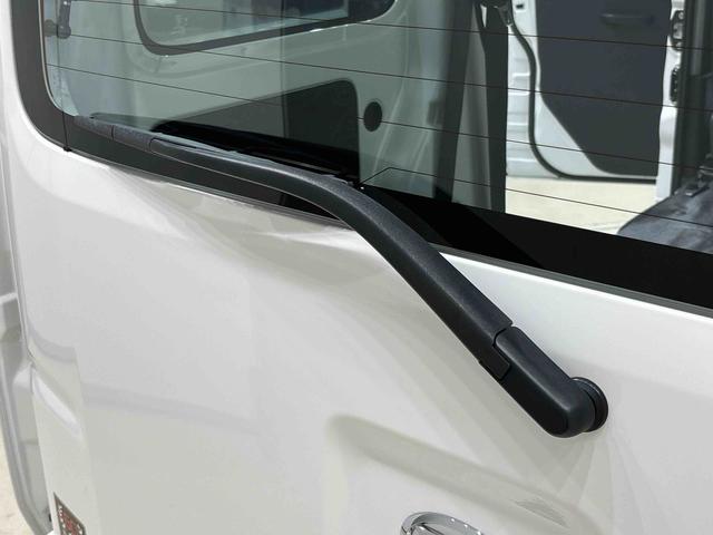ハイゼットカーゴスペシャルＳＡIII　オートライト　ＥＴＣ車載器ＬＥＤヘッドランプ　トップシェイドガラス　コーナーセンサー　オーバーヘッドシェルフ　ＡＭ／ＦＭラジオ　スチールホイール　マニュアルエアコン（広島県）の中古車