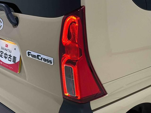 タントファンクロス　バックモニター対応カメラ　シートヒーターＬＥＤオートライト　電動パーキングブレーキ　運転席助手席シートヒーター　アルミホイール　キーフリーシステム　　オート電動格納式ドアミラー（広島県）の中古車