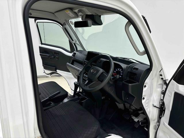 ハイゼットトラックＥＸＴ　４ＷＤ　電動格納ドアミラー　コーナーセンサーＬＥＤヘッドランプ　ＬＥＤフォグランプ　トップシェイドガラス　大型荷台作業灯　運転席ＳＲＳエアバック　パワーウインドウ　キーレスエントリー　パワードアロック　バックソナー　ＶＳＣ＆ＴＲＣ（広島県）の中古車