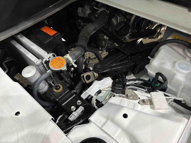 ハイゼットトラックＥＸＴ　４ＷＤ　電動格納ドアミラー　コーナーセンサーＬＥＤヘッドランプ　ＬＥＤフォグランプ　トップシェイドガラス　大型荷台作業灯　運転席ＳＲＳエアバック　パワーウインドウ　キーレスエントリー　パワードアロック　バックソナー　ＶＳＣ＆ＴＲＣ（広島県）の中古車