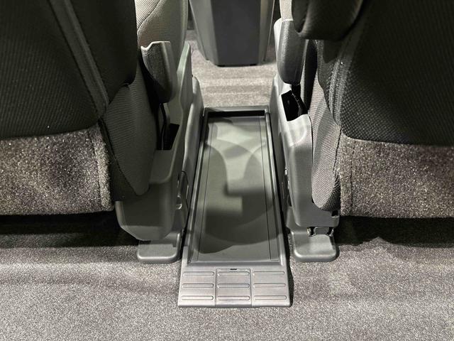 トールカスタムG ステアリングスイッチ バックカメラ キーフリーLEDヘッドランプ・フォグランプ 14インチアルミホイール オートライト プッシュボタンスタート クルーズコントロール コーナーセンサー ウエルカムオープン機能付パワースライドドア バックカメラ(広島県)の中古車